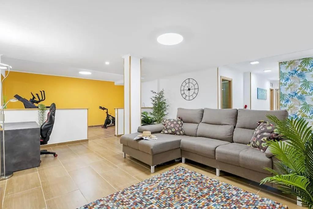 Luxury Villa With Sea View, Heated Pool Arona