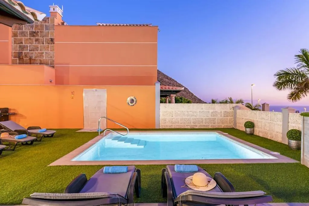 Luxury Villa With Sea View, Heated Pool Arona