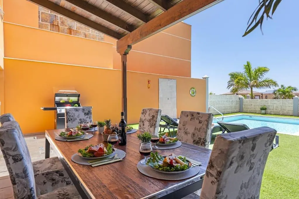 Luxury Villa With Sea View, Heated Pool Arona