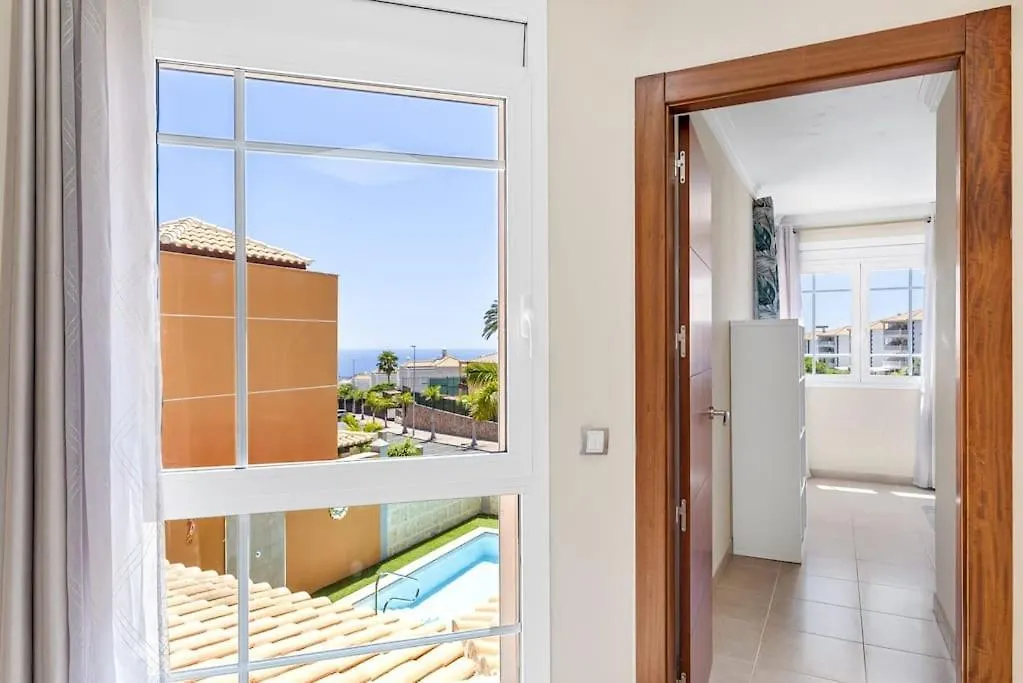 Luxury Villa With Sea View, Heated Pool Arona  Espanha