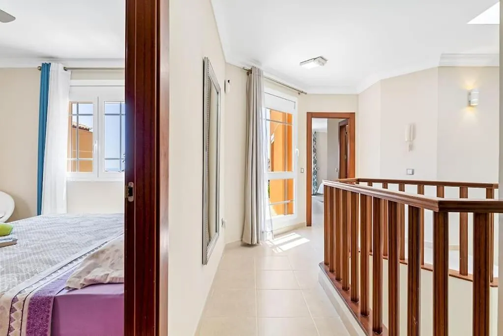 Luxury Villa With Sea View, Heated Pool 阿罗纳